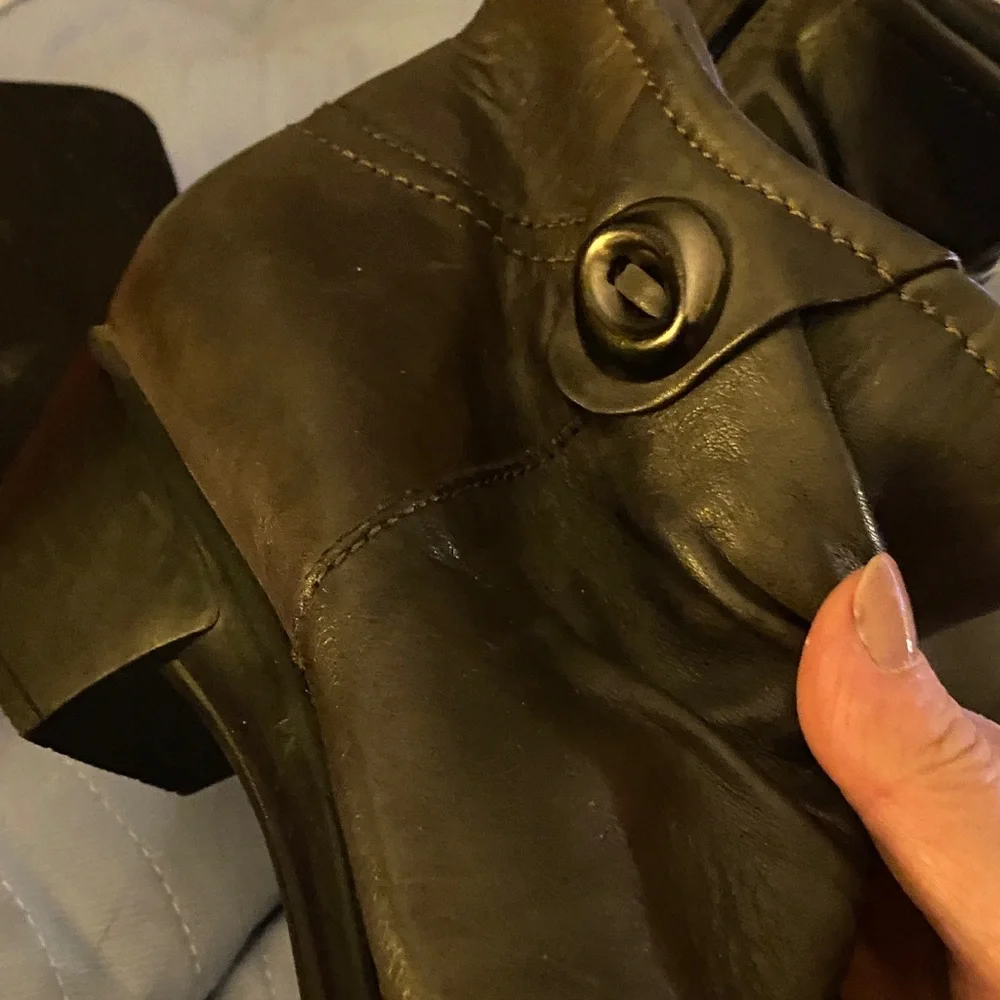 Earth Origins greyLeather Ankle Boots New no tags